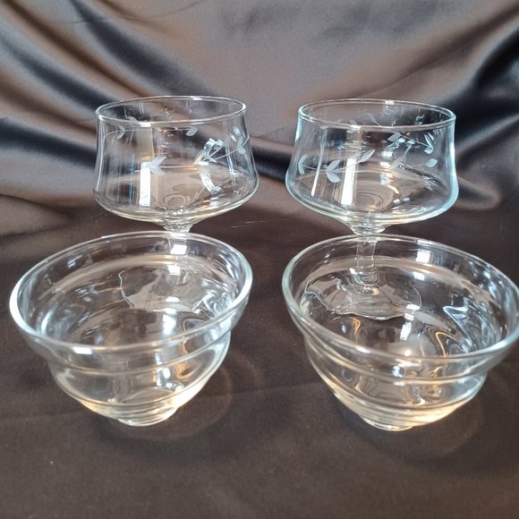 Set of 2 Vintage Shrimp/ Seafood Cocktail & Liner. Hand Blown / Princess house. - Picture 3 of 10